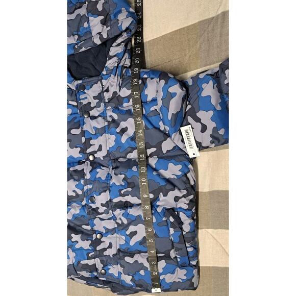 Amazon Essentials Boys' Heavy-Weight Hooded Puffer Jacket Coat,Blue,Camo XS(4-5) - Picture 4 of 9